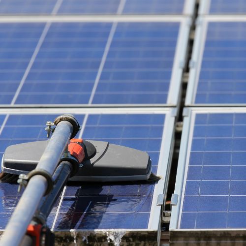 Zonnepanelen schoonmaken Zaltbommel